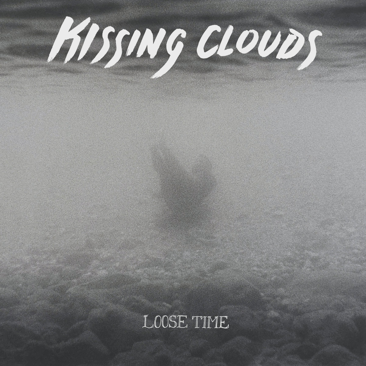 Read more about the article KISSING CLOUDS – Loose time