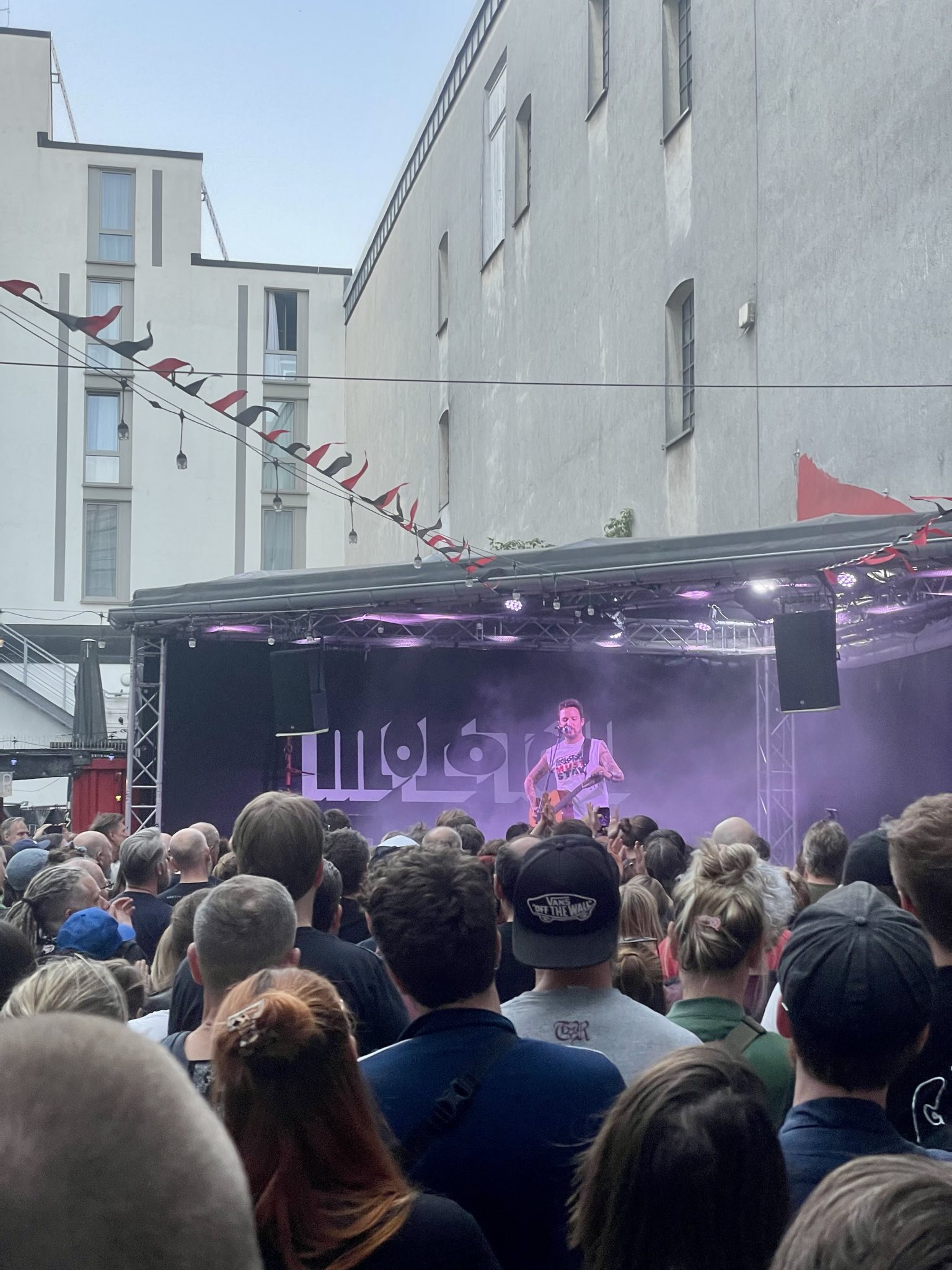 You are currently viewing FRANK TURNER – 17.05.2024, Molotow Backyard (Hamburg)