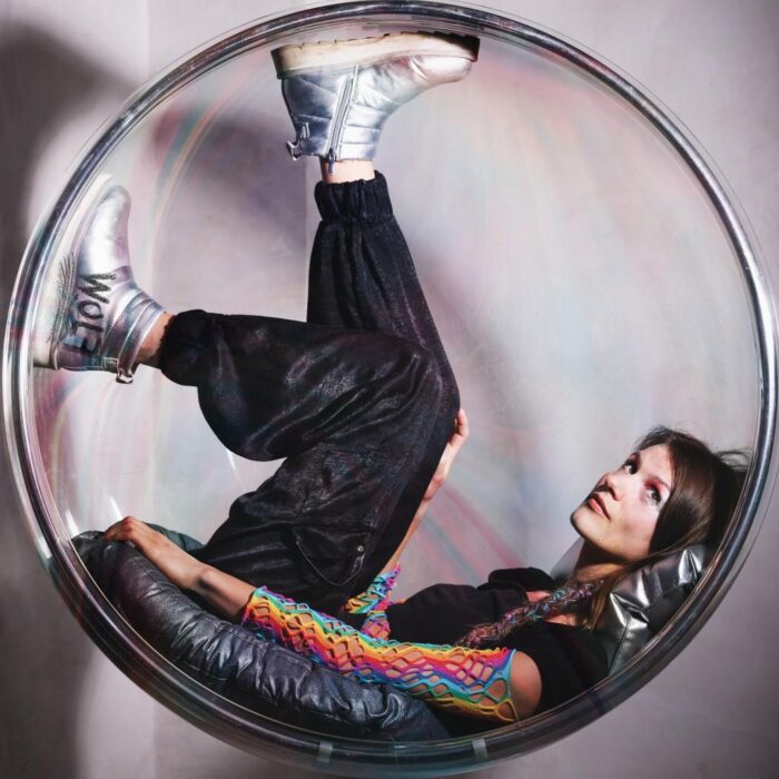 Read more about the article RONJA MALTZAHN – Butterfly and wolf: Flow