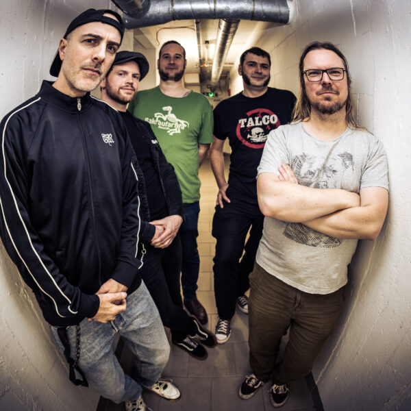 ARRESTED DENIAL – „Offbeat heißt nicht gleich Ska Punk“