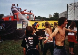 Read more about the article Rock am Deich 2005 – Zwischen Teens und Rock am Deich-Shirts