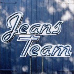 Read more about the article JEANS TEAM – Kopf auf